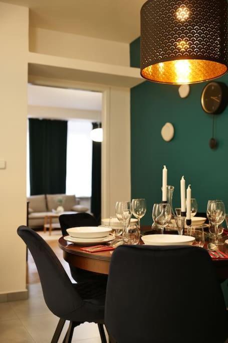 Apartment Stylish 3bd Riverfront Prague