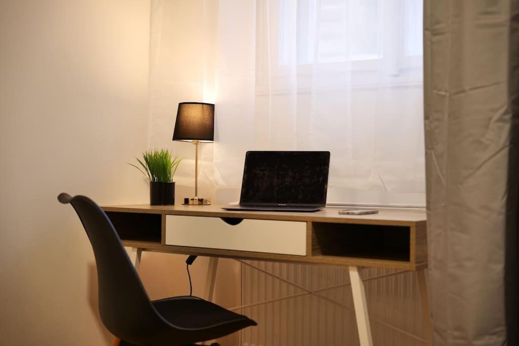 Stylish 3bd Riverfront * Prague